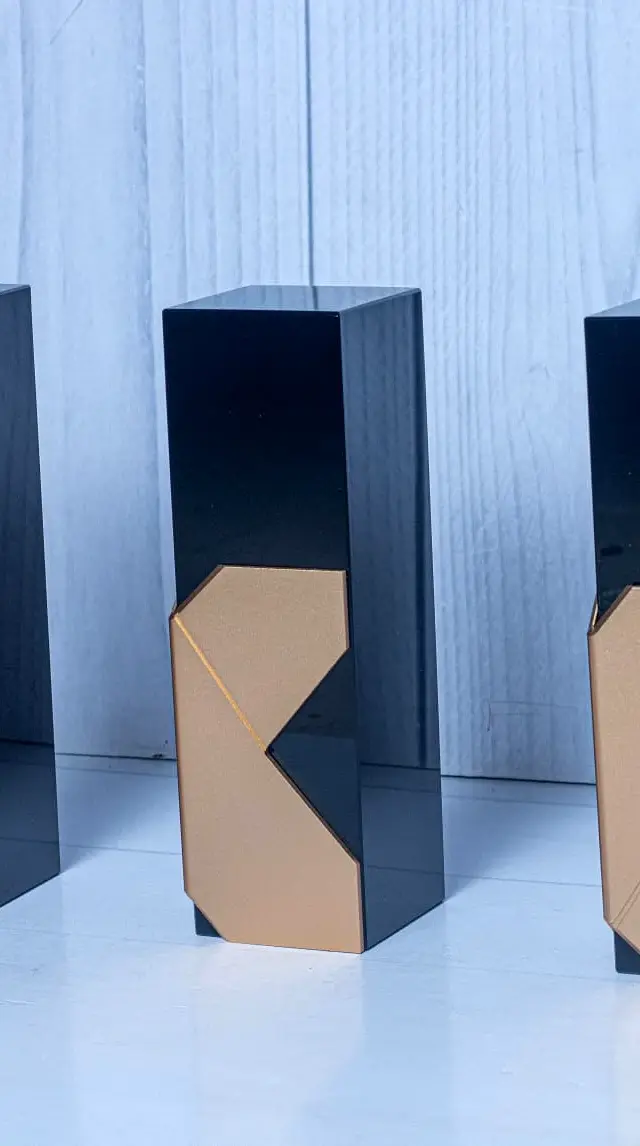 CR002 Apex Crystal Award