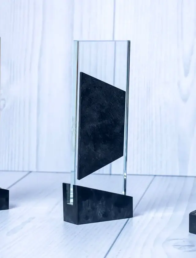 6080 Monument Crystal Award