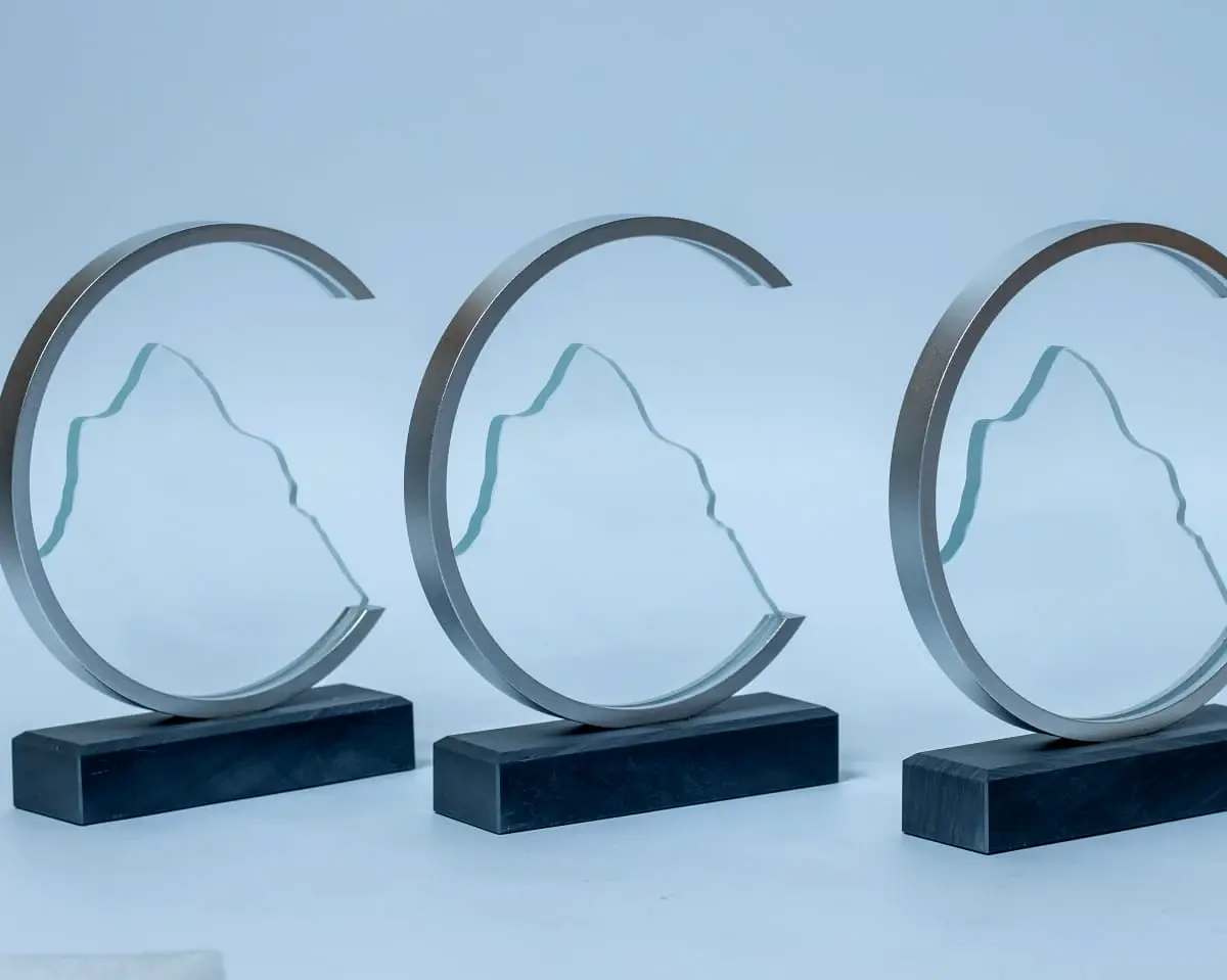 UN865 Arc Crystal Award