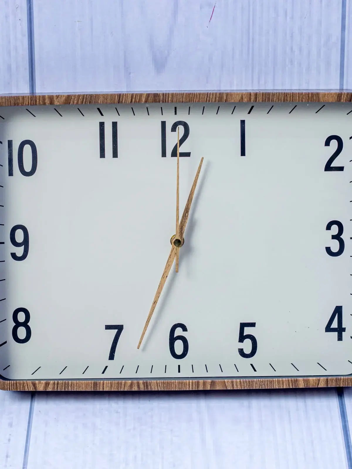 Chronos 1685 Desk Clock
