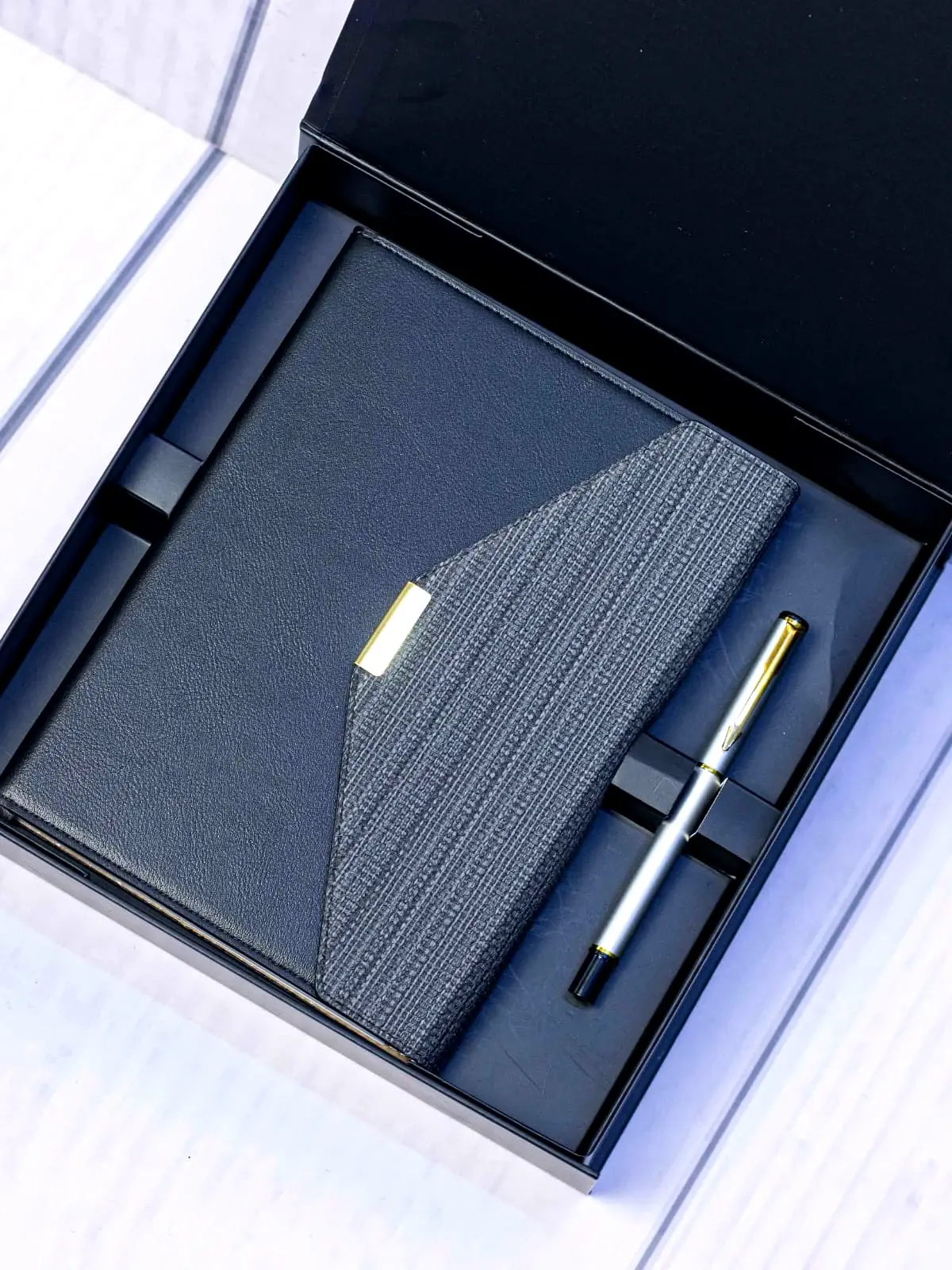 E30 Notebook & Pen Ensemble